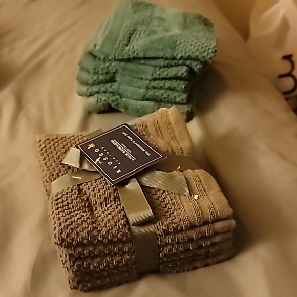 Face Towels - Picture 3 of 3